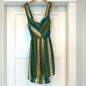Geometric tie back - green dress - size small